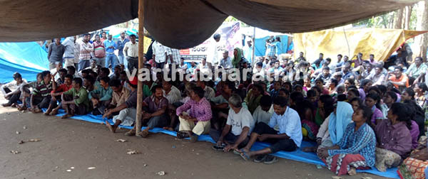 ದಿಡ್ಡಳ್ಳಿ ಗುಡಿಸಲು ತೆರವು ಪ್ರಕರಣ :16 ದಿನಗಳ ನಂತರ ಎಚ್ಚೆತ್ತುಕೊಂಡ ಜಿಲ್ಲಾಡಳಿತ